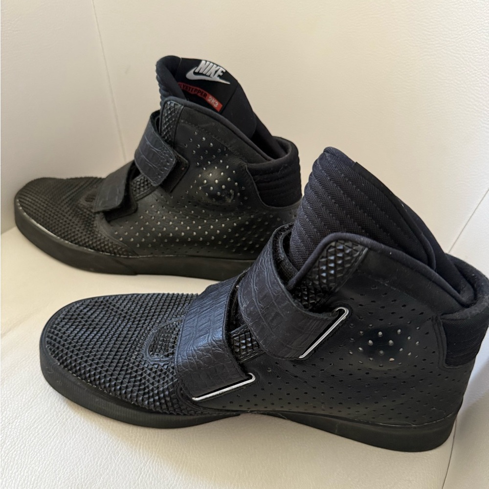 Nike Flystepper 2K3 in black